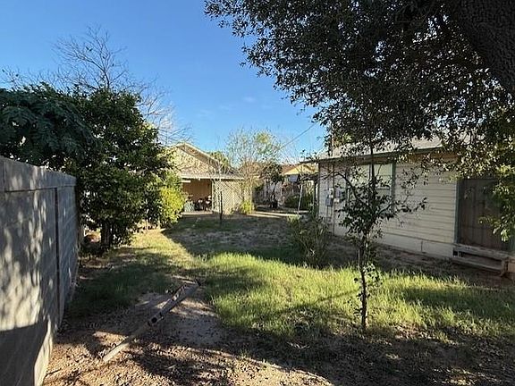 4th image of 2514 Davis Ave