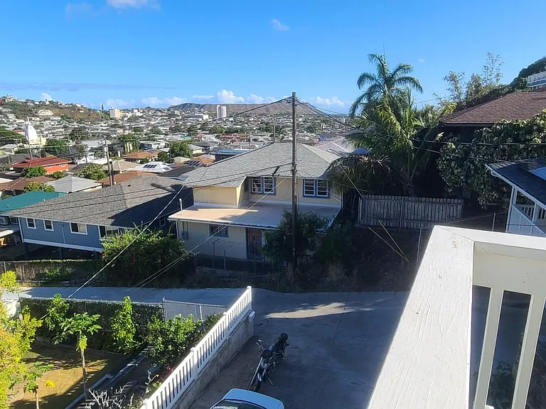 1720 E Palolo Ave — Photo 4
