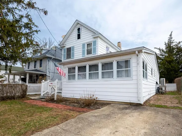 233 S Green St, Tuckerton, NJ 08087