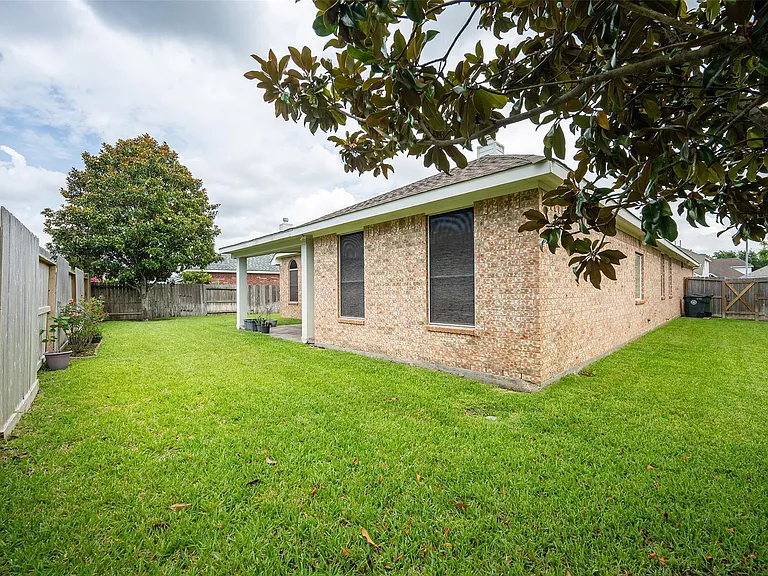 13815 Normandy Ct — Photo 24