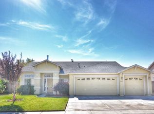 1045 Brierwood Ln, Fernley, NV 89408