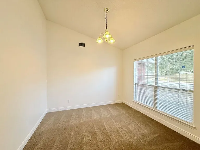 7945 Amethyst Dr — Photo 6