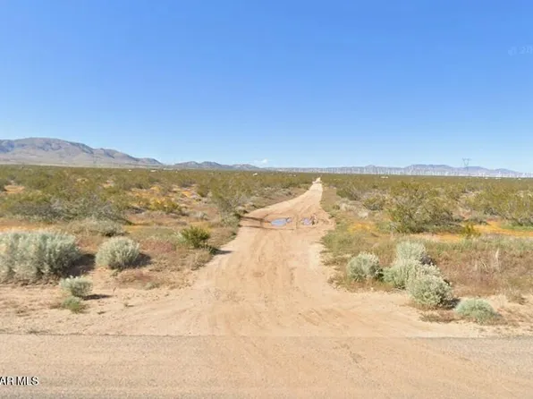 10500 W Maxwell Ave, Rosamond, CA 93560