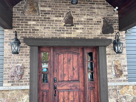 4th image of 170 E Clay St #6