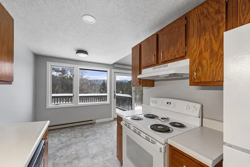 2 bed, 1061 sqft, $1,975 — Photo 1