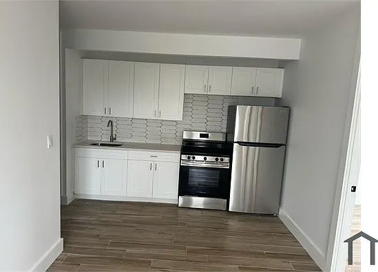 115 Sutter Ave #2A