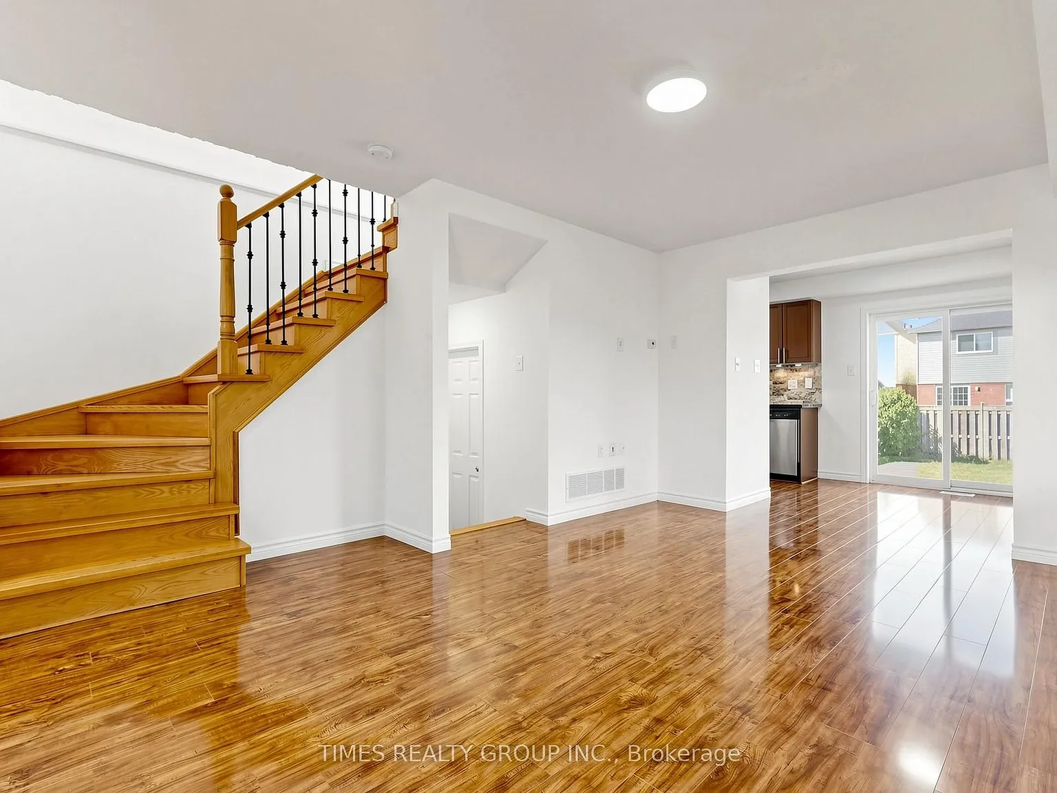 3 bed, $2,600 — Photo 3