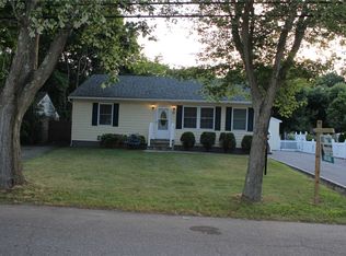 31 Duke St, Bay Shore, NY 11706