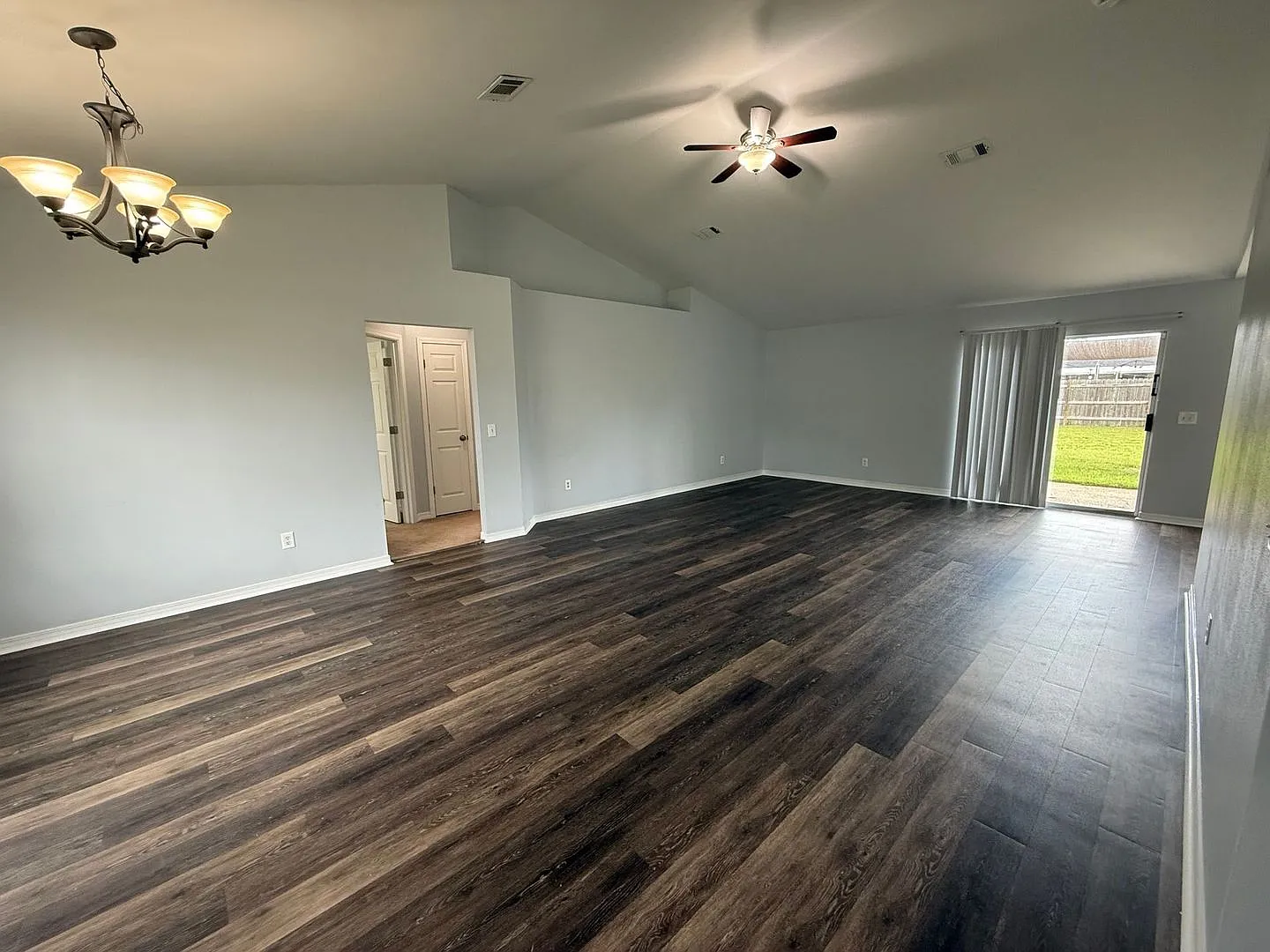 Pensacola - Coral Creek - 3 bedroom, 2 bathroom w lawn care — Photo 3