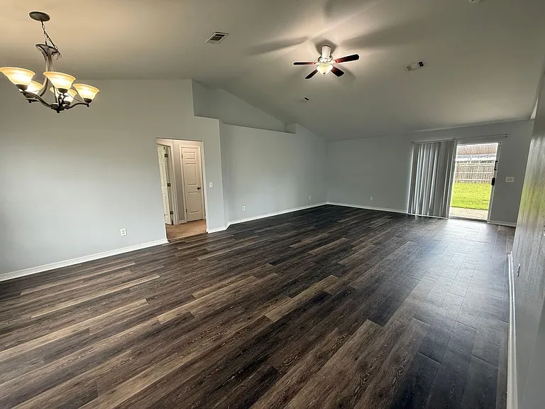 2111 Coral Creek Dr — Photo 3