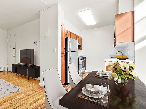 2nd image of 72 Saint Nicholas Ave APT 6F