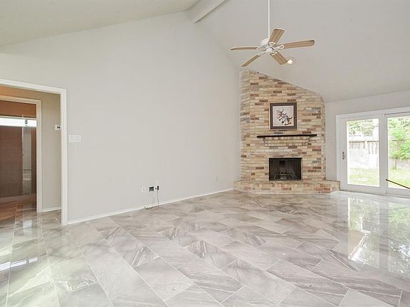 3rd image of 11810 Glenwolde Dr