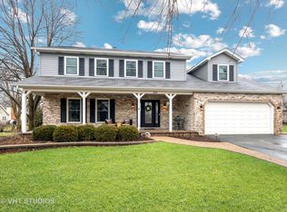 1205 Sequoia Rd, Naperville, IL 60540