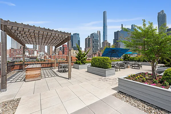 Sold by Compass | media 10