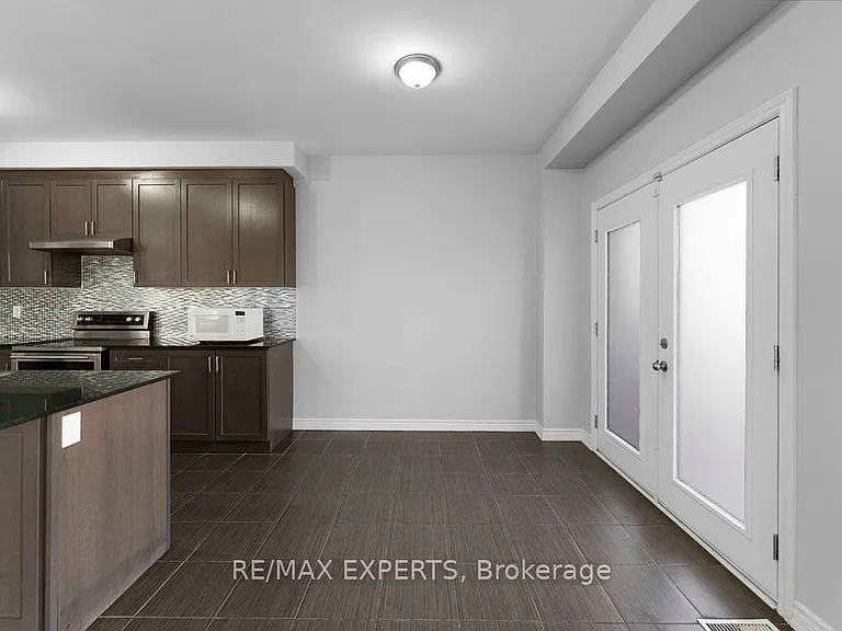 300 Remembrance Rd — Photo 6