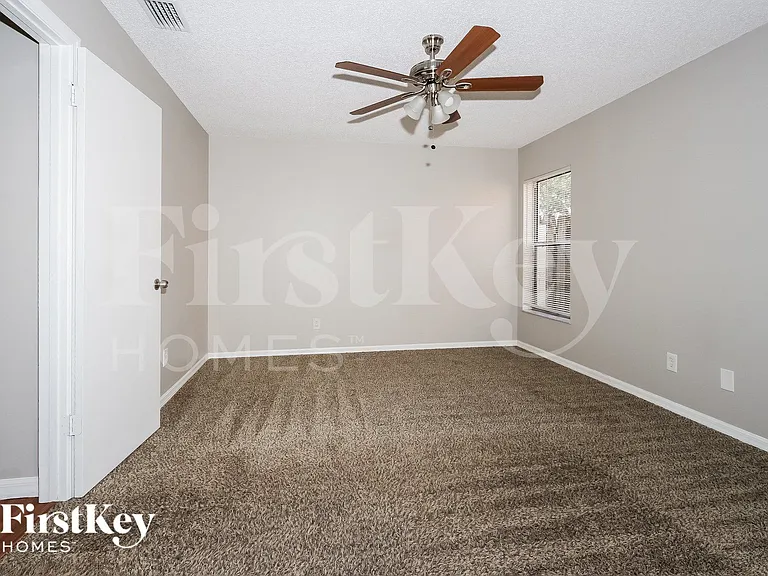 1401 SW Sudder Ave — Photo 11
