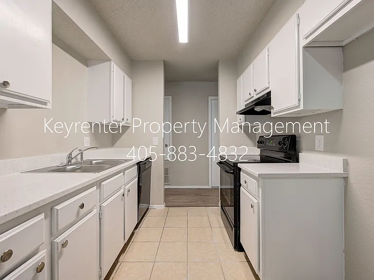 313 Belmont Dr — Photo 5