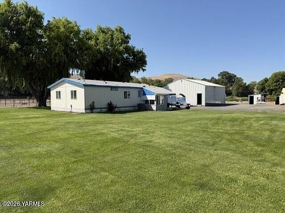 2nd image of 3501 Desmarais Rd
