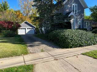 833 Prospect St, Elgin, IL 60120