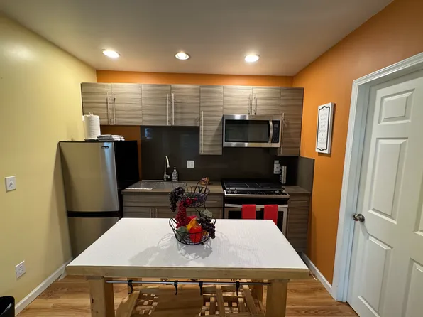 1410 E Fir St APT D, Seattle, WA 98122