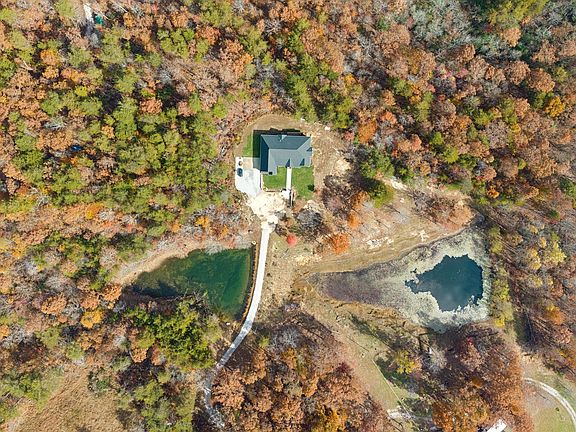 3rd image of 926 Monteagle Falls Rd