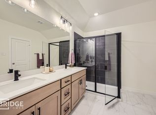 212 Lily Pad Dr, Arlington, TX 76002