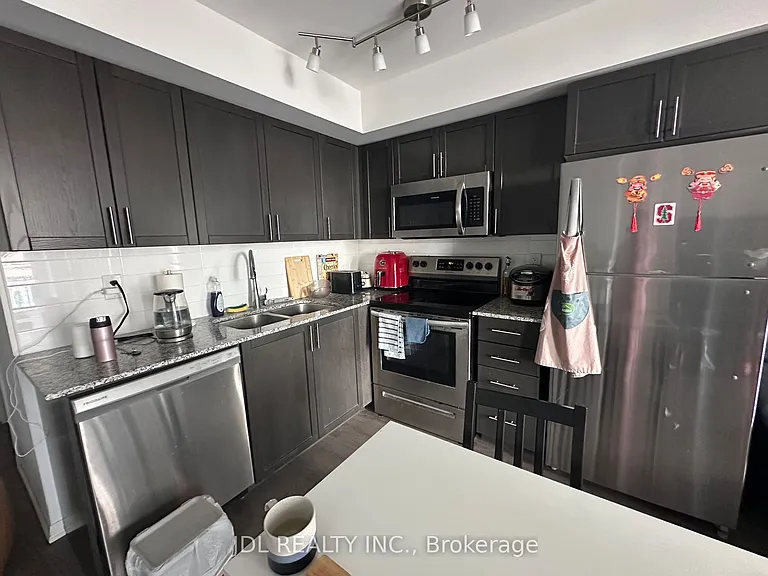 3091 Dufferin St #1411 — Photo 2