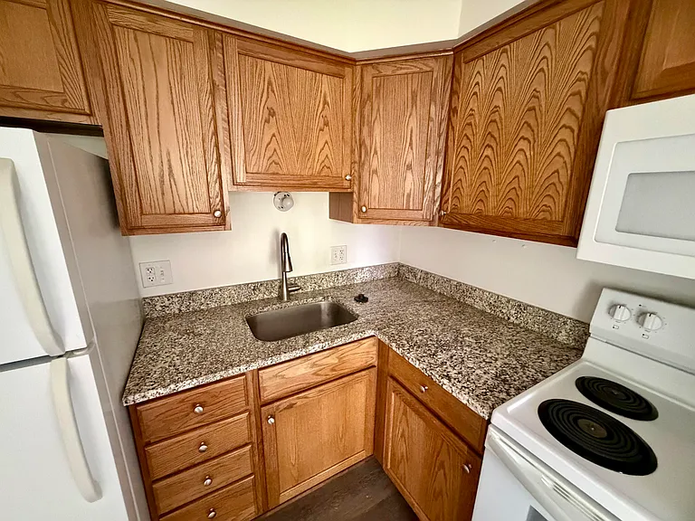 1705 Charlton Rd — Photo 9