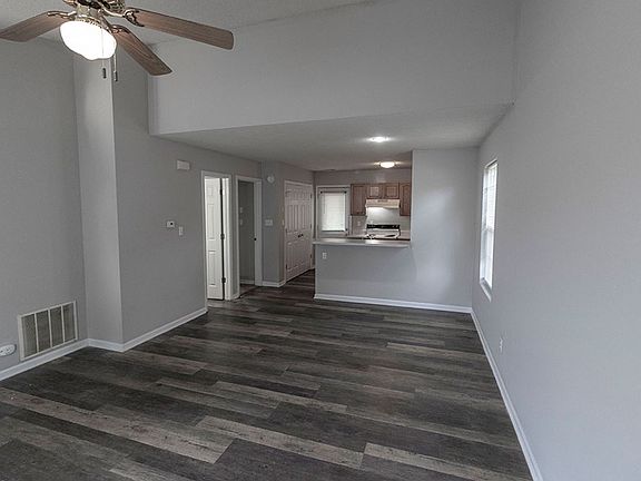 4th image of 2603 Northampton Dr