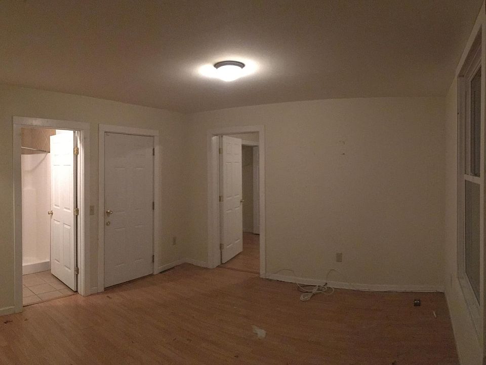 2nd image of 190 Hoosick St