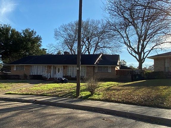 3rd image of 914 Stillmeadow Rd