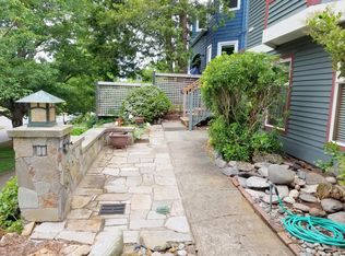 1822 N 57th St, Seattle, WA 98103