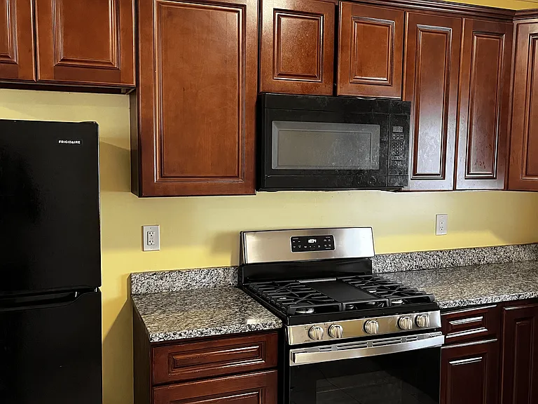 126 Armandine St #2 — Photo 12