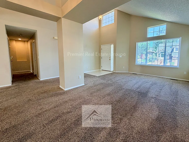 5831 Instone Cir — Photo 4