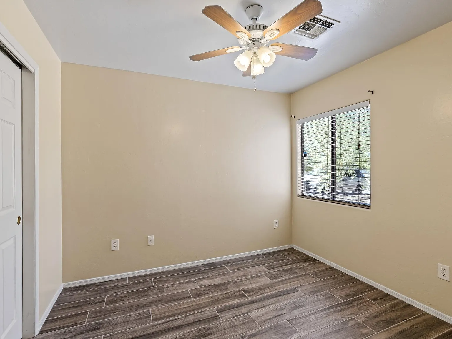 3 bed, 1131 sqft, $1,725 — Photo 4