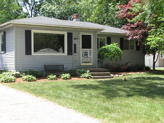 4th image of 1326 Bowdoin St SE