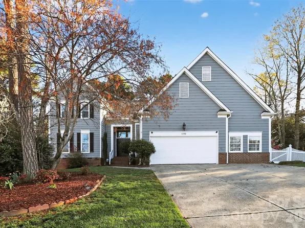 6300 Hawkwood Ln, Charlotte, NC 28277