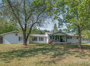 455 Sandy Plains Rd, Tryon, NC 28782