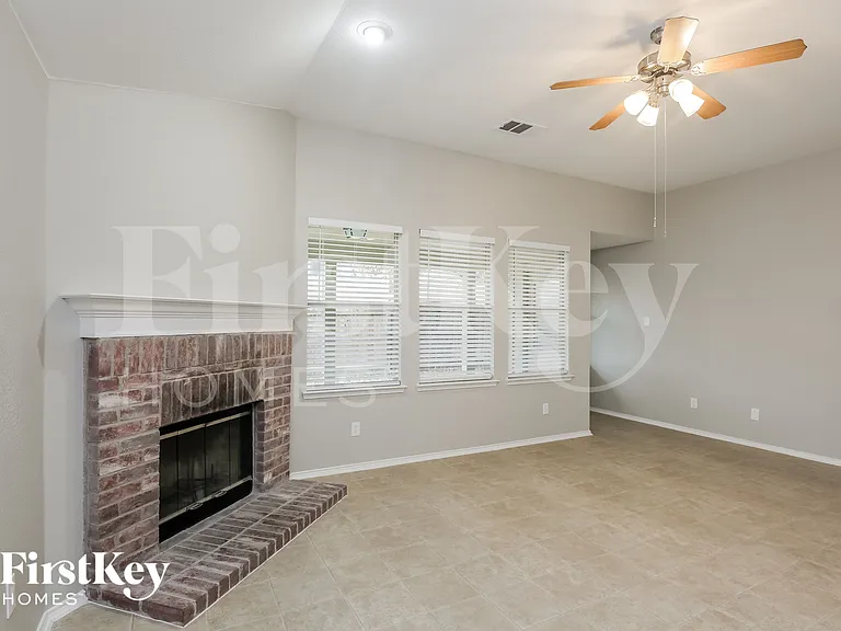 1829 Canvasback — Photo 3