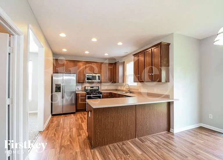 6240 Eagle Lake Dr — Photo 5