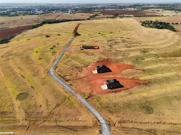 16 Lawter Rd, Weatherford, OK 73096