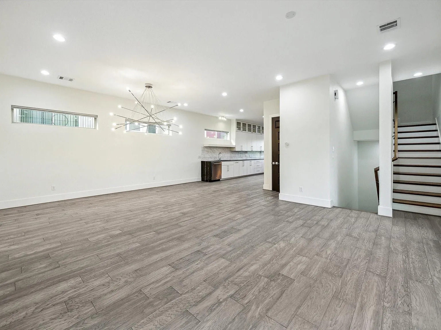 4 bed, 4.5 bath, 3021 sqft, $4,900 — Photo 4