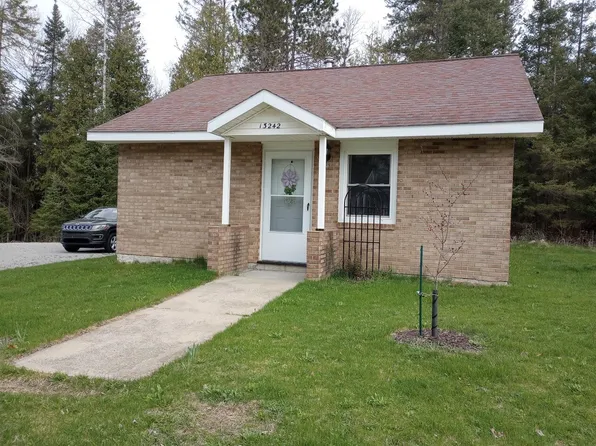 13242 Hubbard Lake Rd, Hubbard Lake, MI 49747