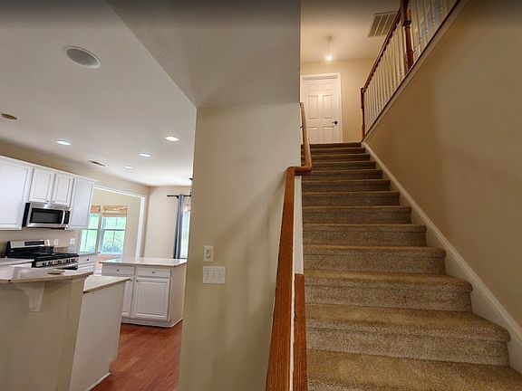 5th image of 809 Redden Row