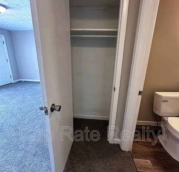 2359 McGuffey Rd — Photo 11