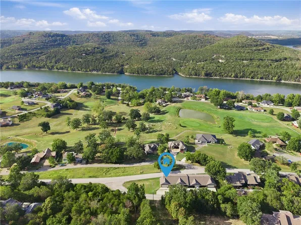 3 Oak Point Dr, Eureka Springs, AR 72631