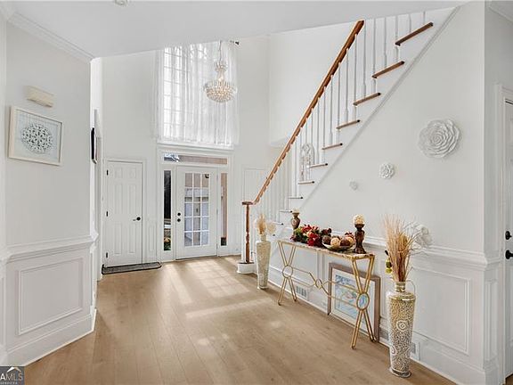 3rd image of 950 Renaissance Way
