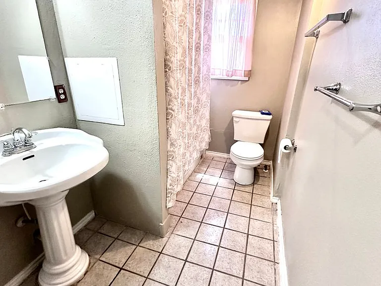 515 W Main St — Photo 25