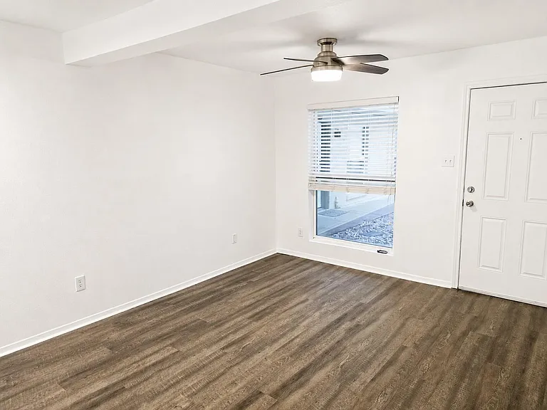 2021 Bluebonnet Ln #106 — Photo 6