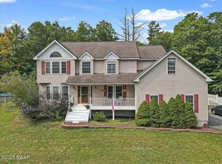 102 Stone Ridge Rd, Dingmans Ferry, PA 18328